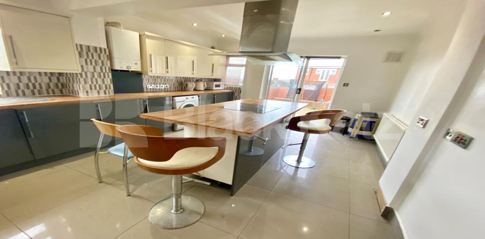 			LET   , 4 Bedroom, 2 bath, 2 reception Semi-Detached House			 Ringmore Rise, Dulwich / Honor Oak / Forest Hill Borders.